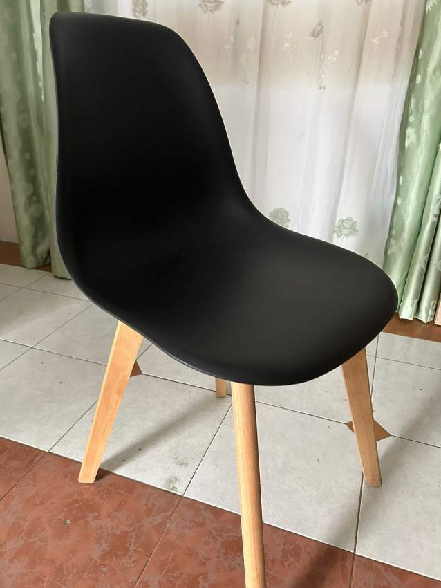 Table and 6 chairs - 2 - Tables  on Aster Vender