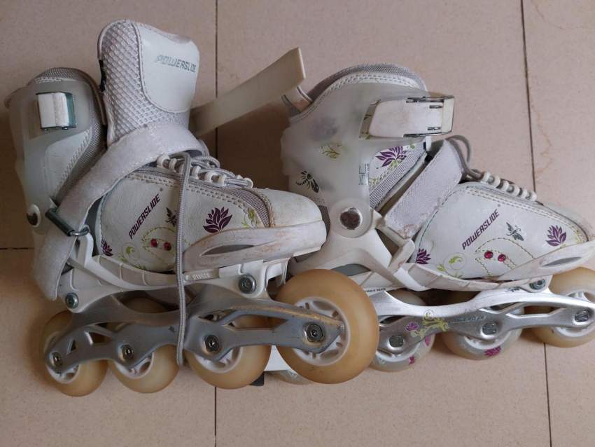 Roller skates - 1 - Roller skating  on Aster Vender