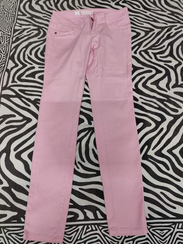 Low Rise Jean on Aster Vender