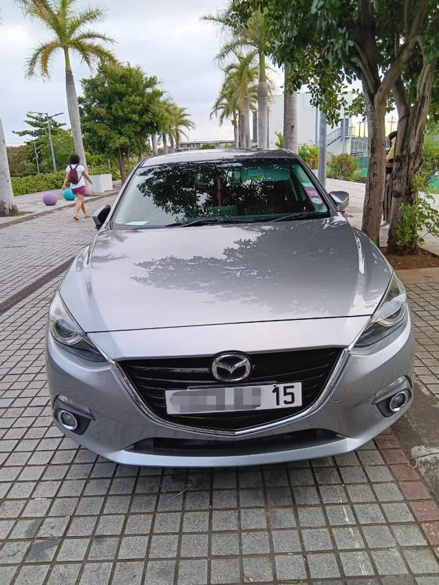 Mazda 3 year 2015 on Aster Vender