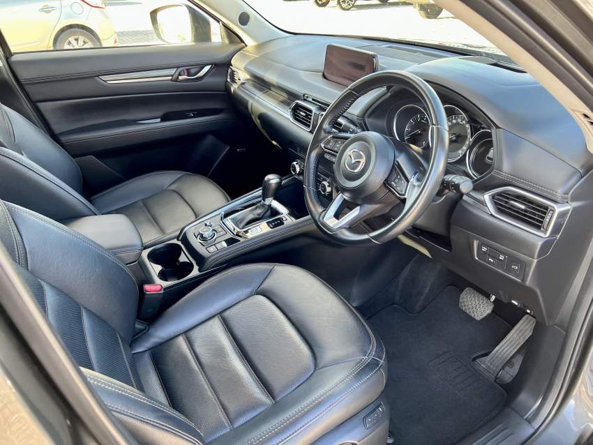 2018 Mazda CX-5 - 11 - SUV Cars  on Aster Vender