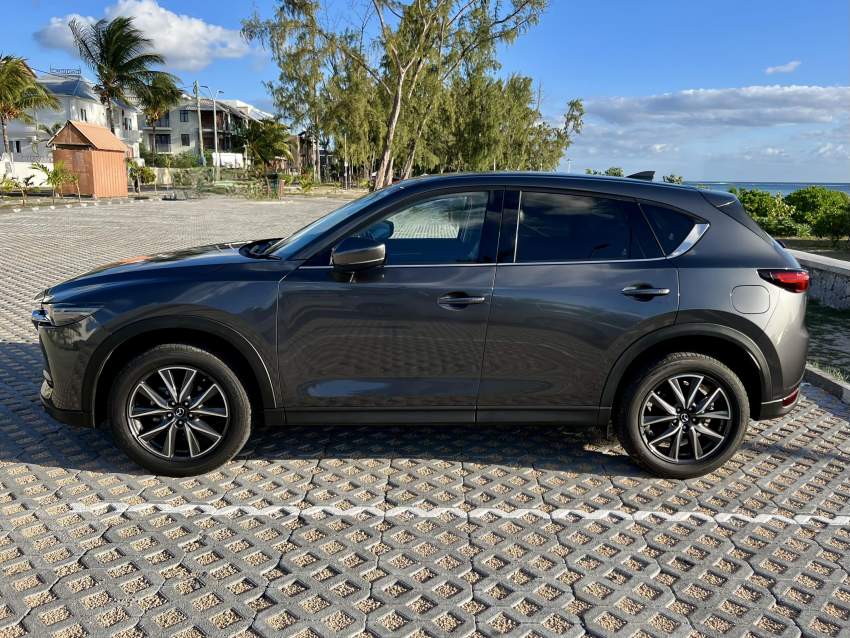 2018 Mazda CX-5 - 6 - SUV Cars  on Aster Vender
