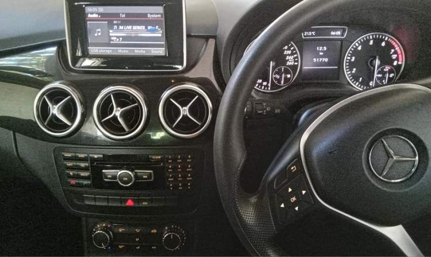 2016 MERCEDES B200 - 1 - Compact cars  on Aster Vender