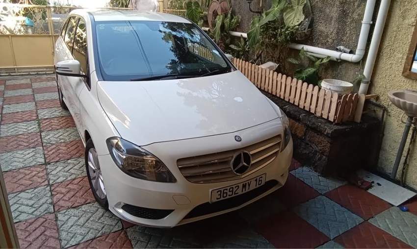 2016 MERCEDES B200 - 2 - Compact cars  on Aster Vender