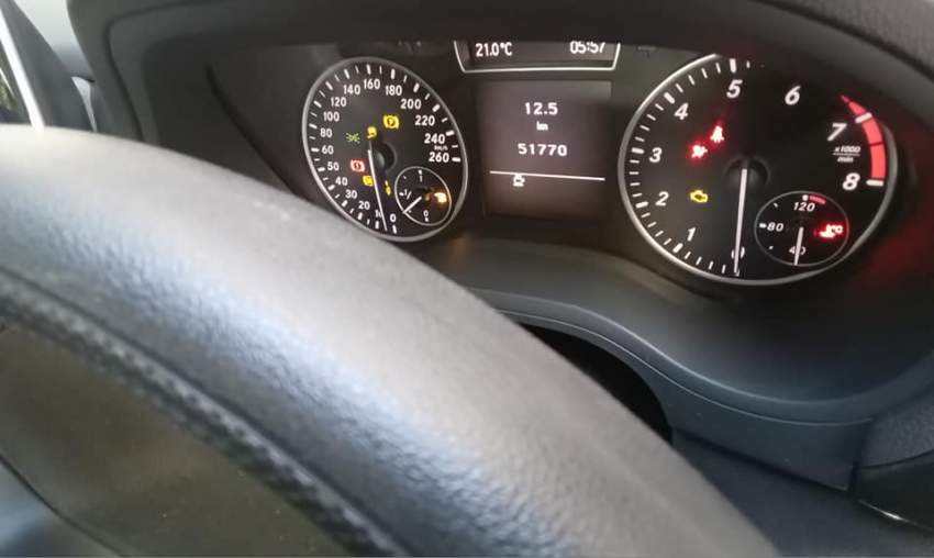 2016 MERCEDES B200 - 5 - Compact cars  on Aster Vender