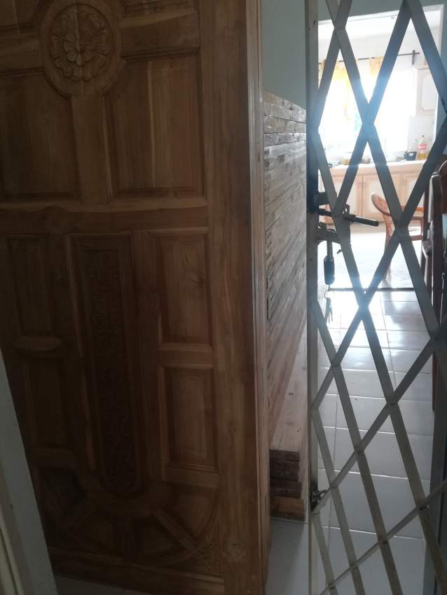 PORTE EN TECK MASSIF - 2 - Others  on Aster Vender