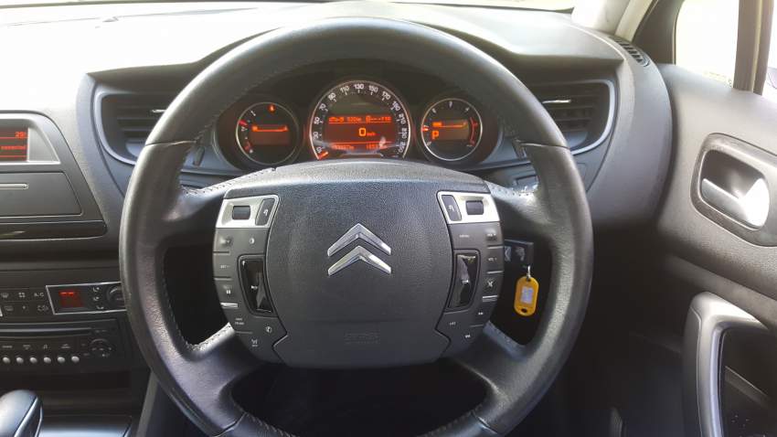 2010 Citroen C5 2.0 Hdi - 7 - Luxury Cars  on Aster Vender