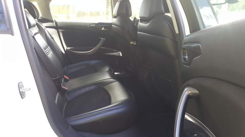 2010 Citroen C5 2.0 Hdi - 4 - Luxury Cars  on Aster Vender