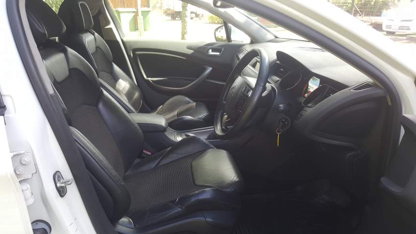 2010 Citroen C5 2.0 Hdi - 5 - Luxury Cars  on Aster Vender