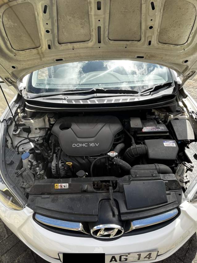 Hyundai Elantra GLS 2014 - 4 - Luxury Cars  on Aster Vender