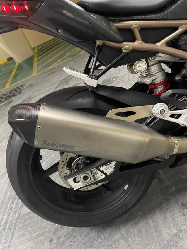 BMW S1000RR - 3 - Sports Bike  on Aster Vender