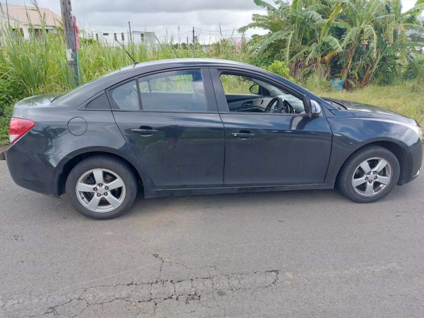 A vendre voiture chevrolet cruze année 2010 on Aster Vender