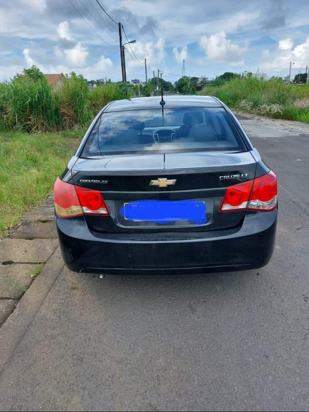 A vendre voiture chevrolet cruze année 2010 - 2 - Family Cars  on Aster Vender