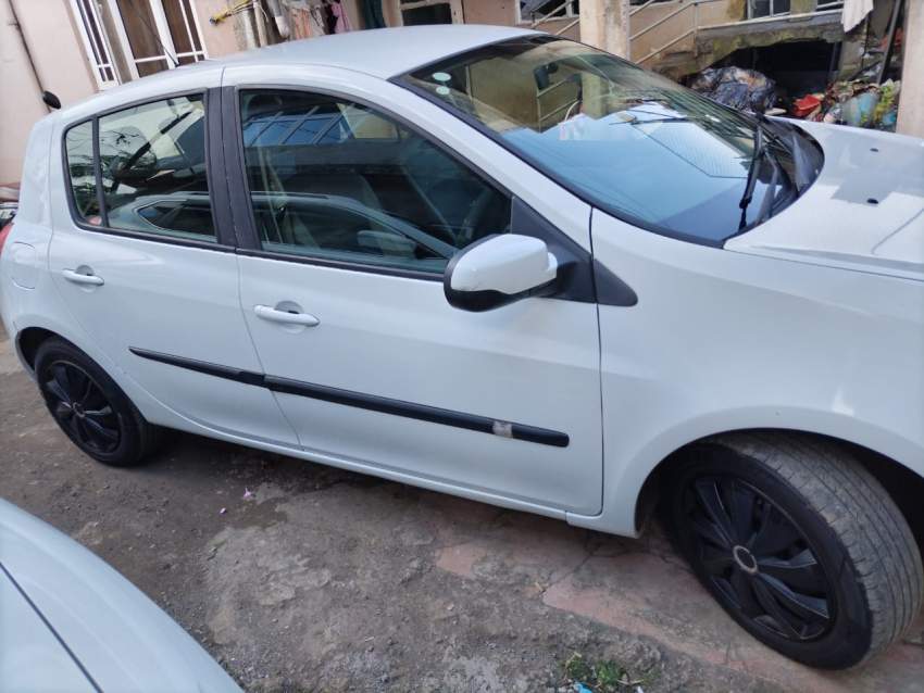 Renault clio - 1 - Family Cars  on Aster Vender