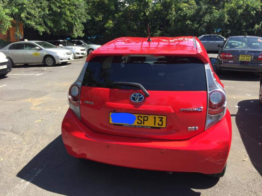 Toyota Prius Hybrid Automatic - 2 - Compact cars  on Aster Vender