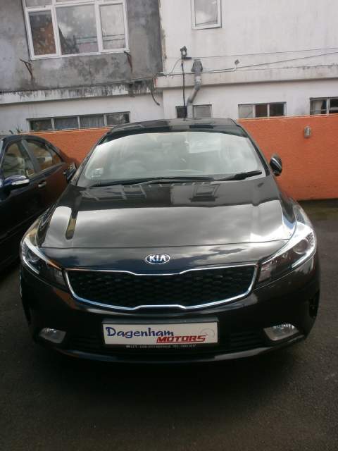 KIA CERATO FORTE K 3 - 0 - Family Cars  on Aster Vender