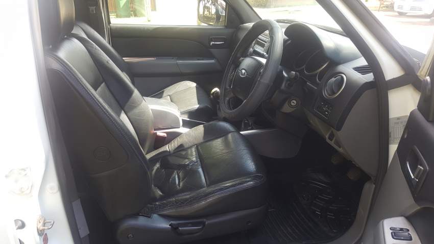 2010 Ford Ranger 3.0 - 5 - Pickup trucks (4x4 & 4x2)  on Aster Vender