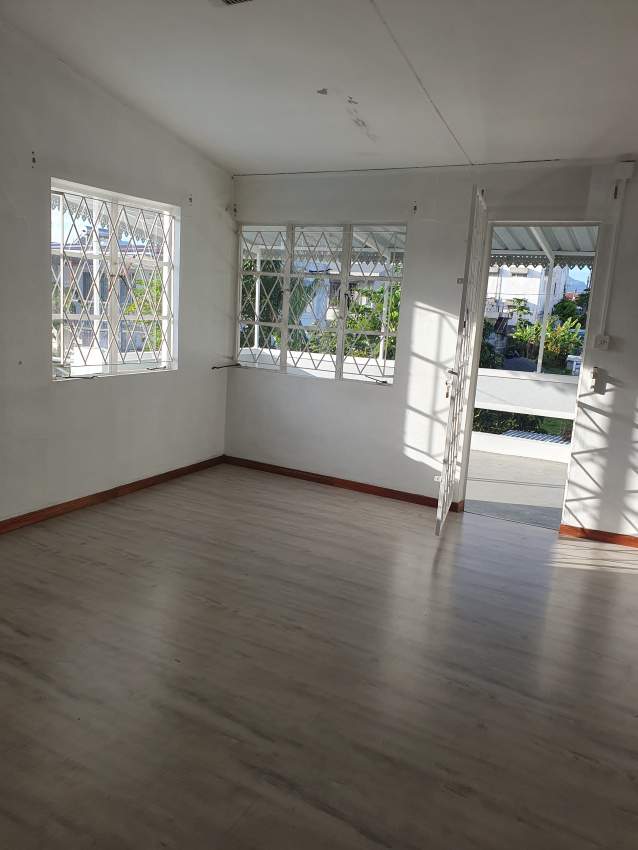 A LOUER ETAGE D'UNE MAISON A SODNAC on Aster Vender