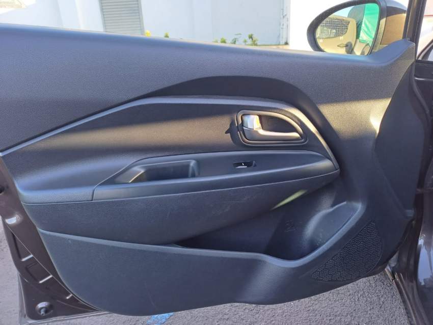 Car Model Kia Rio - 5 - Family Cars  on Aster Vender