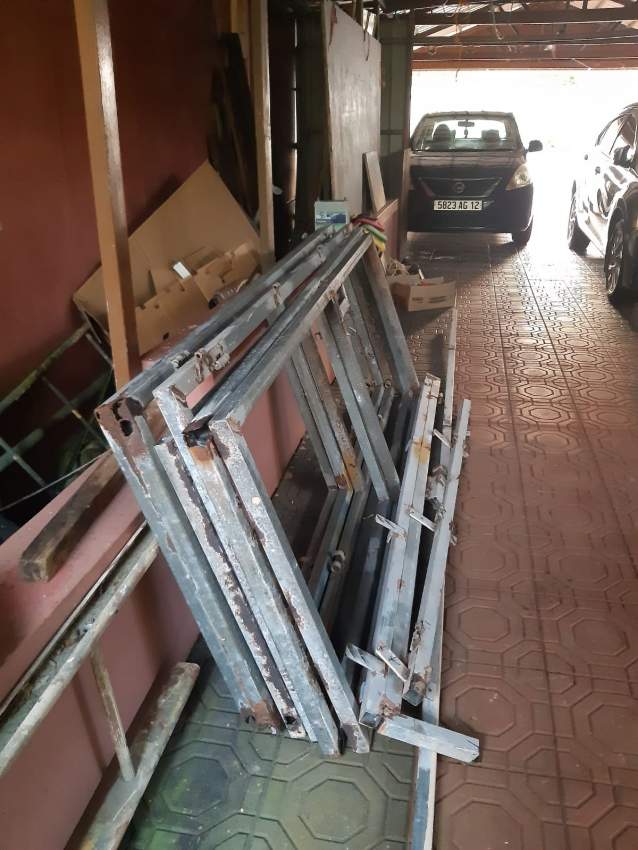 Used metal tubes. - 0 - Others  on Aster Vender