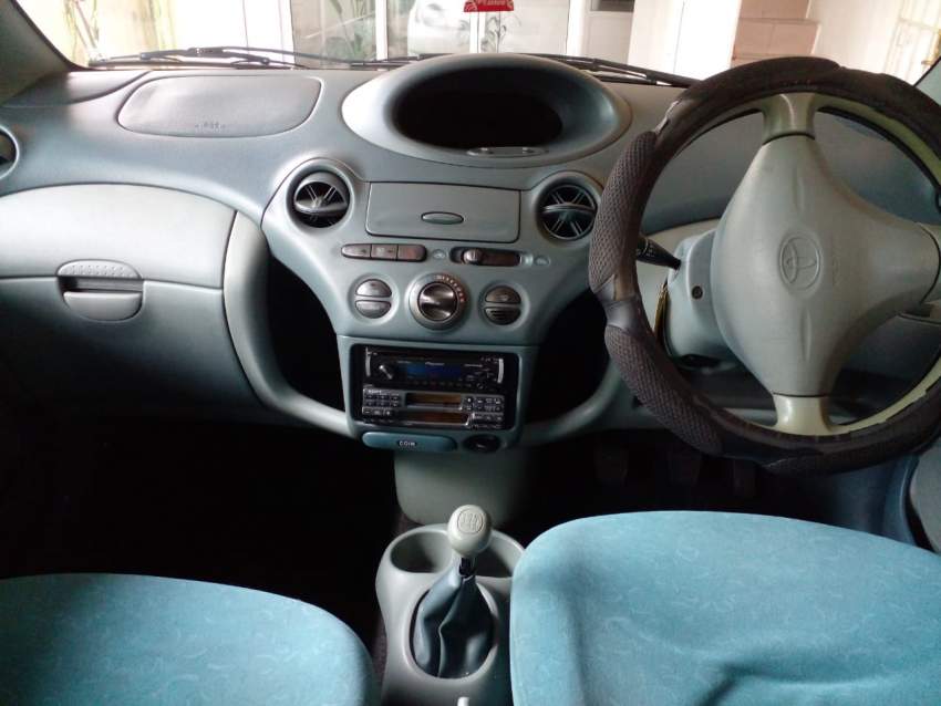 Toyota Vitz 2000 - 3 - Compact cars  on Aster Vender