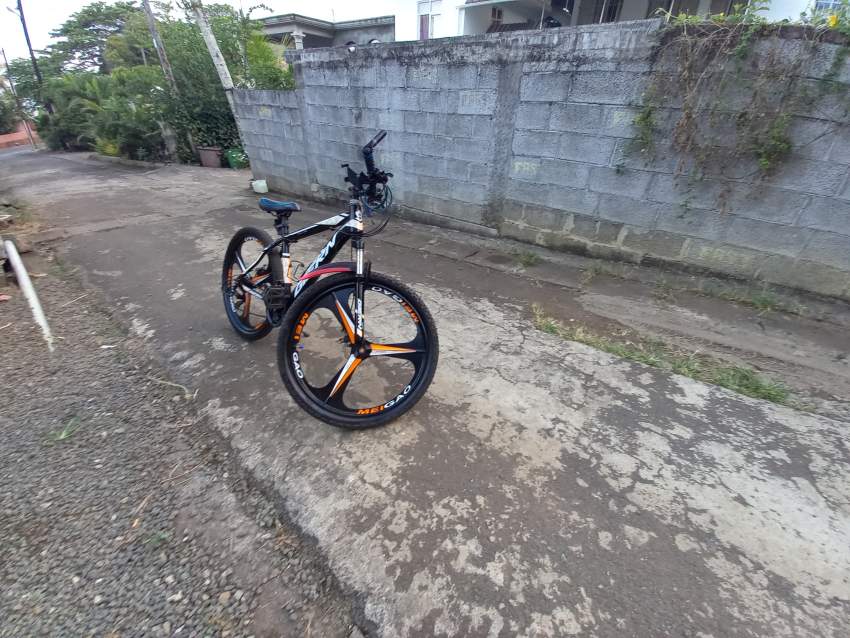 Giren bicycle on Aster Vender