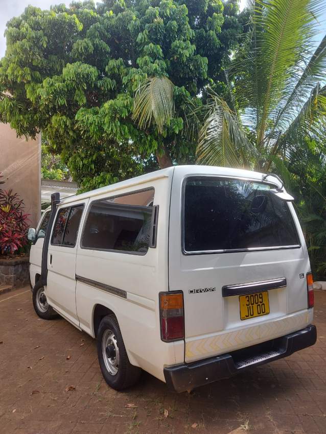 Nissan Urvan for Sale Excellent Condition - 1 - Cargo Van (Delivery Van)  on Aster Vender