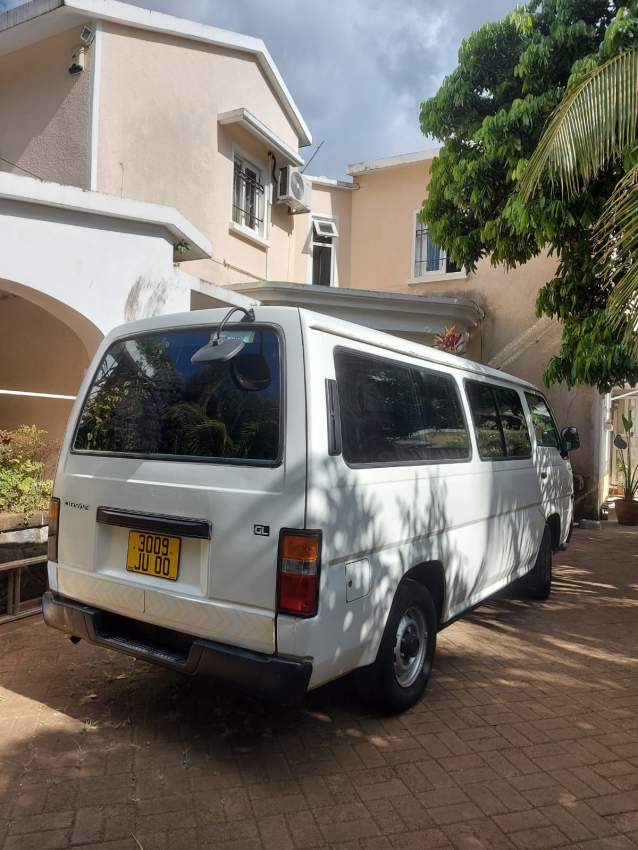 Nissan Urvan for Sale Excellent Condition - 5 - Cargo Van (Delivery Van)  on Aster Vender