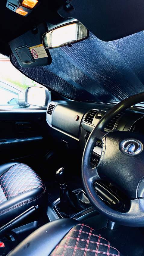 Vehicle 4x4 - 6 - Passenger Van  on Aster Vender