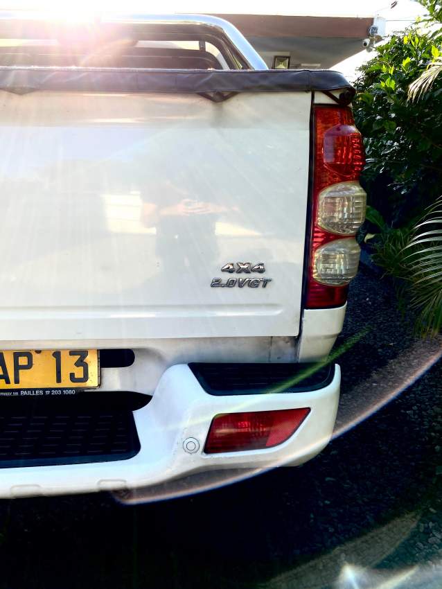 Vehicle 4x4 - 4 - Passenger Van  on Aster Vender