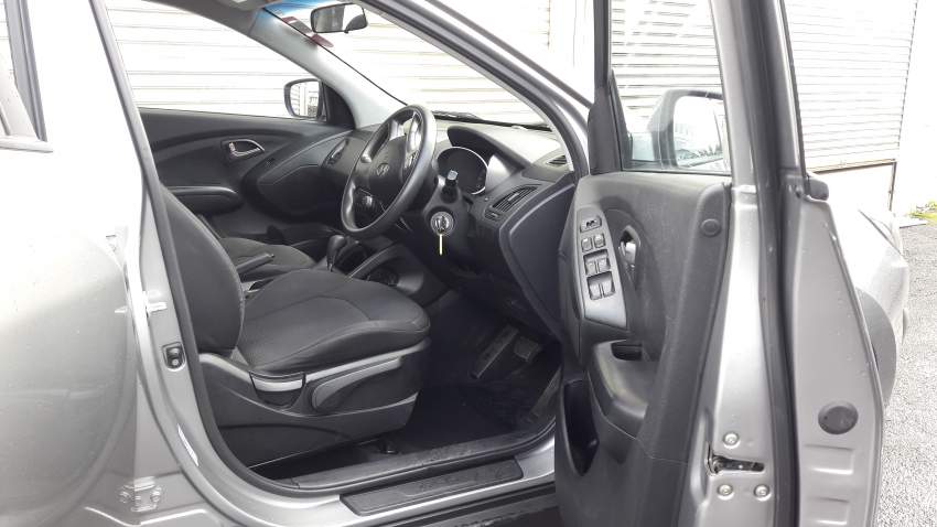 Hyundai IX35 - 4 - SUV Cars  on Aster Vender