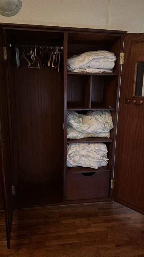 Armoire en bois - 1 - Bedroom Furnitures  on Aster Vender