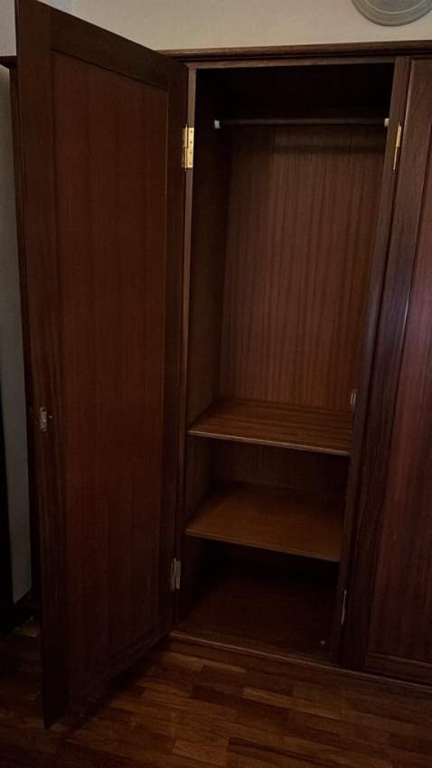Armoire en bois - 2 - Bedroom Furnitures  on Aster Vender