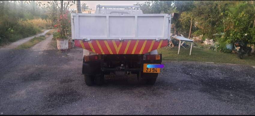 Camion nissan Avendre - 1 - Small trucks (Camionette)  on Aster Vender