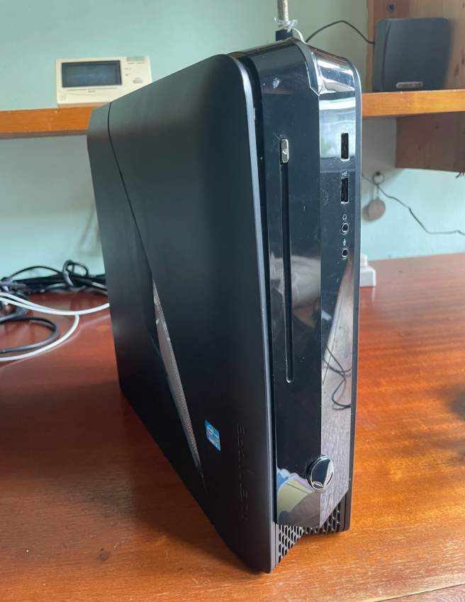 Alienware x51 R1 compact PC on Aster Vender