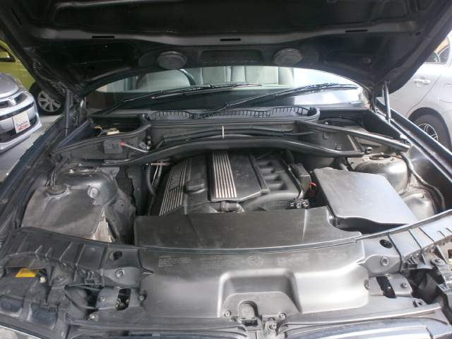 BMW X 3 - 6 - SUV Cars  on Aster Vender