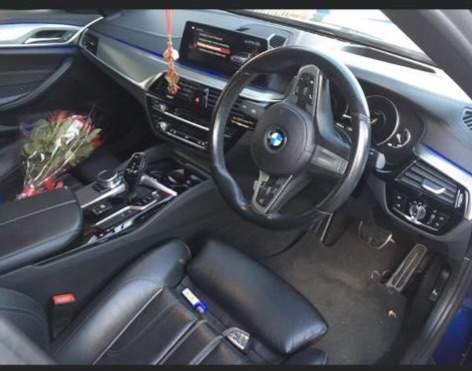 BMW 5 series-2.0 sedan hybrid - 3 - Luxury Cars  on Aster Vender