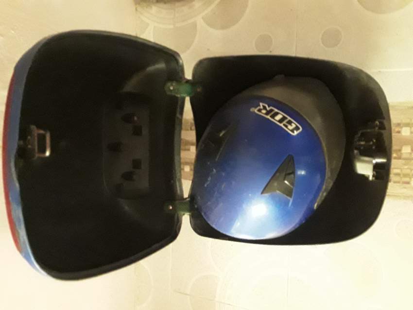 Helmet and saddlebags for motorcycle - 2 - Scooters (upto 50cc)  on Aster Vender