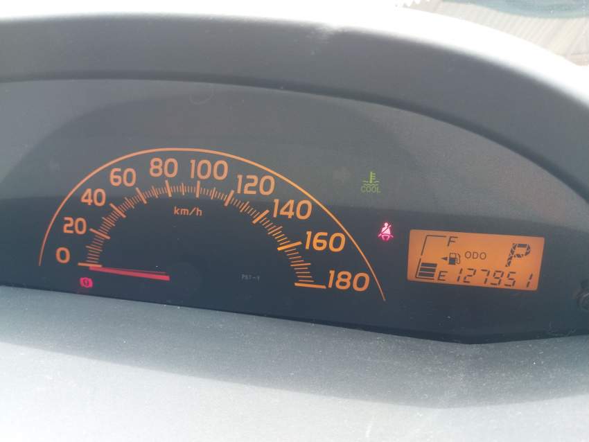 2009 Toyota Vitz For Sale - 5 - Family Cars  on Aster Vender