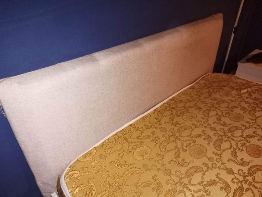 Queen size bed for sale - 1 - Bedroom Furnitures  on Aster Vender