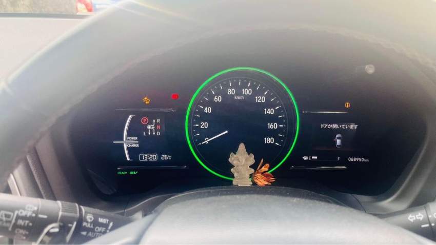 Honda Vezel - Z Package - 3 - SUV Cars  on Aster Vender