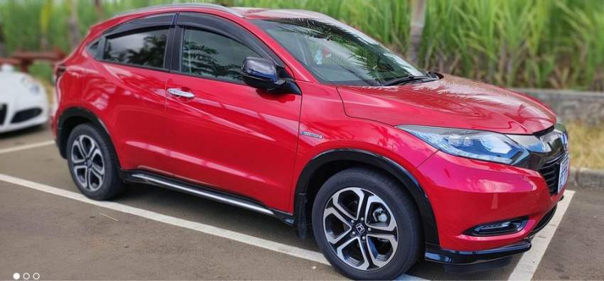 Honda Vezel - Z Package - 2 - SUV Cars  on Aster Vender