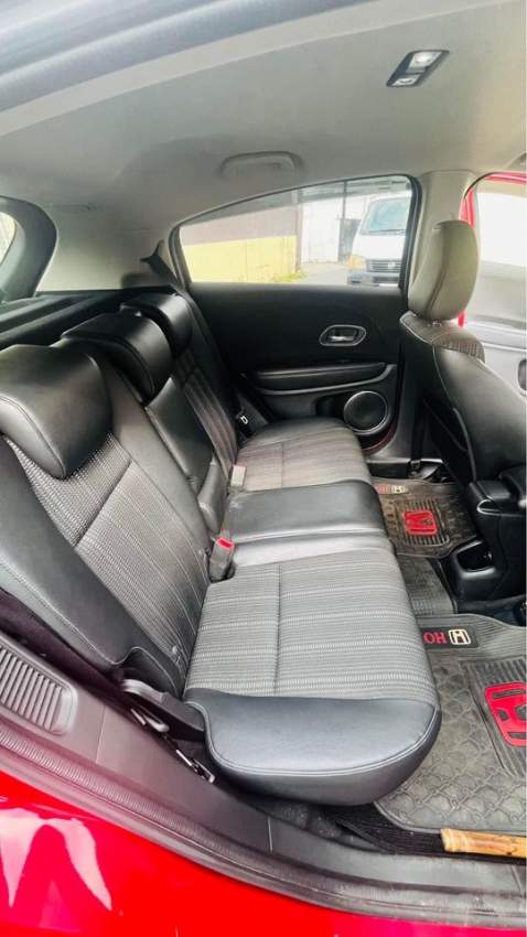 Honda Vezel - Z Package - 4 - SUV Cars  on Aster Vender