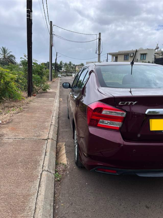 Honda City 2012 - 4 - Family Cars  on Aster Vender