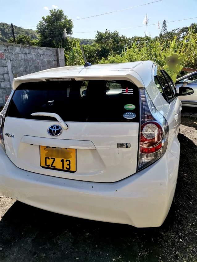 Toyota aqua - 2 - Luxury Cars  on Aster Vender