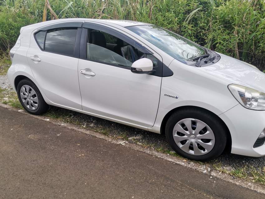 Toyota aqua - 5 - Luxury Cars  on Aster Vender