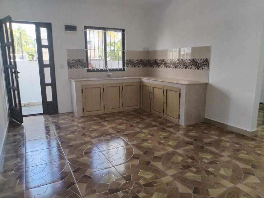 MAISON - 2 CHAMBRES - NON-MEUBLÉ - 140 M² A GOODLANDS - 0 - House  on Aster Vender