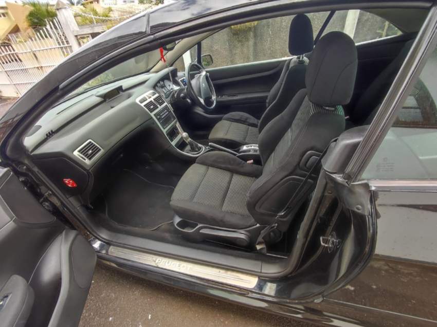 Convertible car - 1 - Luxury Cars  on Aster Vender