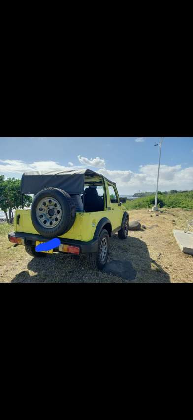 Suzuki Samurai - 4 - Off Roader Cars  on Aster Vender