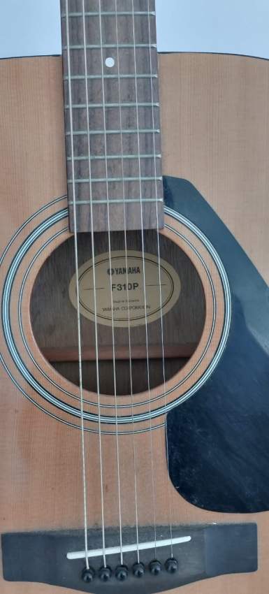 Yamaha Folk Acoustic Guitar - 3 - Accoustic guitar  on Aster Vender